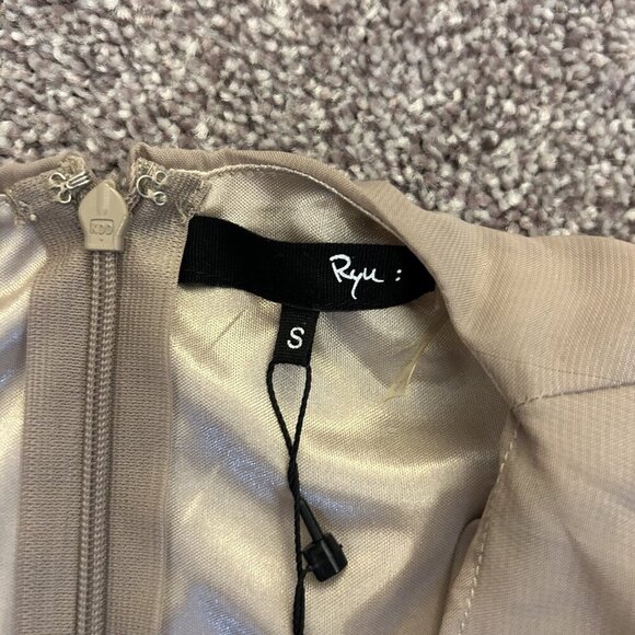 Ryu Women's Dress Size S Beige Sleeveless V-Neck Back Zipper Knee Length NWT - Picture 6 of 15